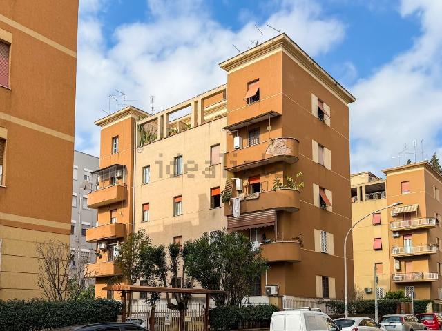 Appartamento in vendita di 100 m² in Via Ascanio Fenizi