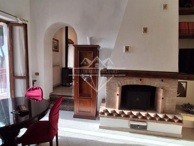 Appartamento in vendita di 100 m² in Via Aurelia Ovest, 544