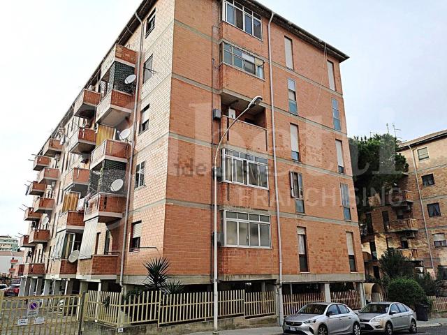 Appartamento in vendita di 100 m² in Via Avogadro di Collobiano, 17