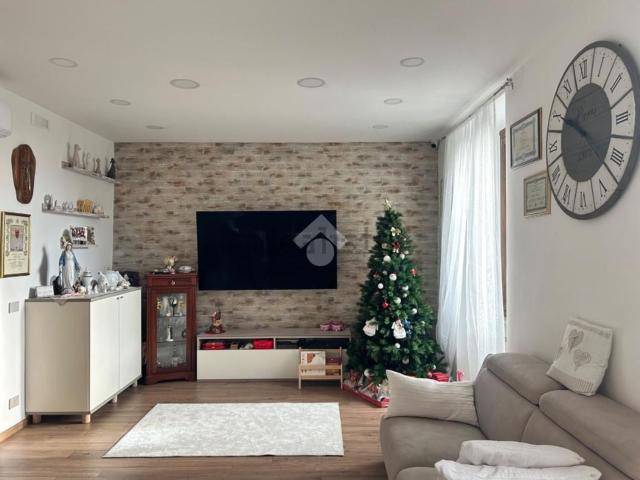 Appartamento in vendita di 100 m² in Via Bologna, 26