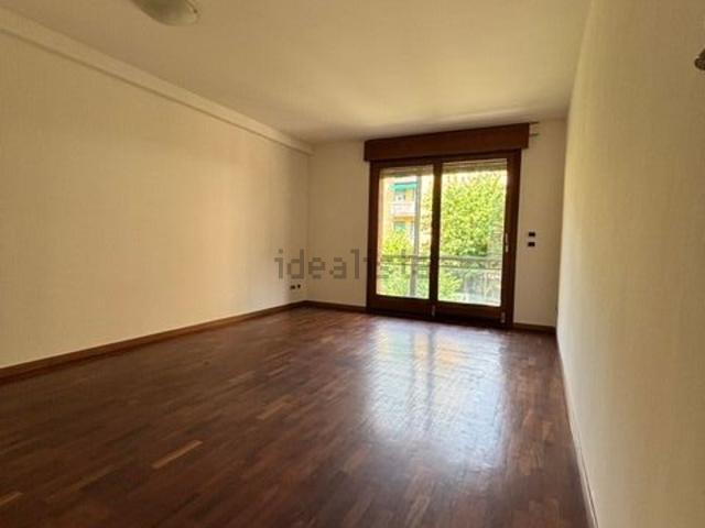 Appartamento in vendita di 100 m² in Via Baldassarre Azzoguidi, 2