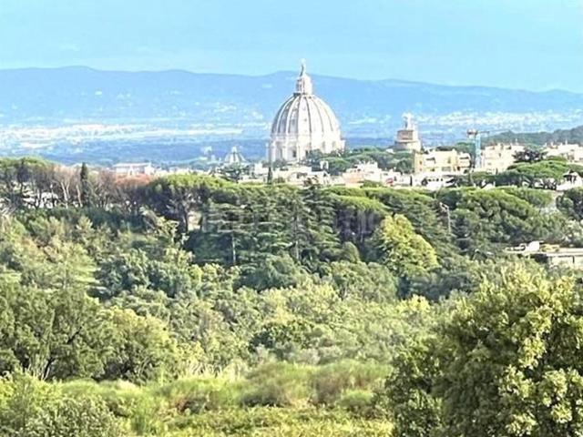 Appartamento in vendita di 100 m² in Via Barbiellini Amidei Bernardo