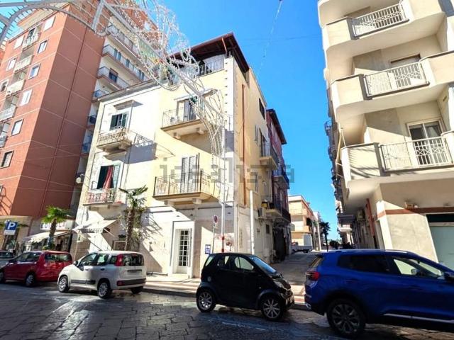 Appartamento in vendita di 100 m² in Via Bascule, 4