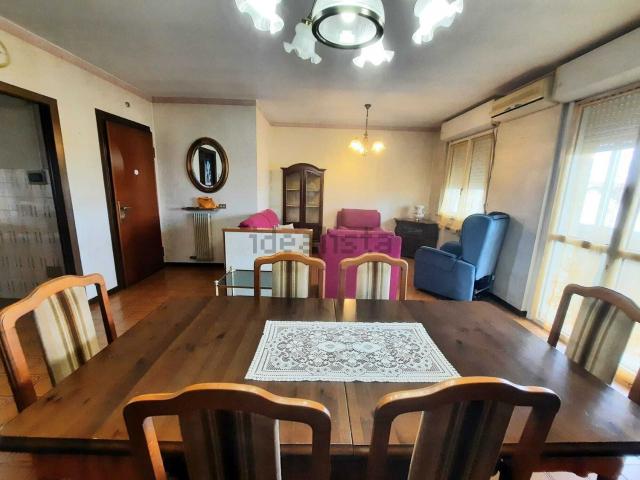 Appartamento in vendita di 100 m² in Via G. Leopardi, 13