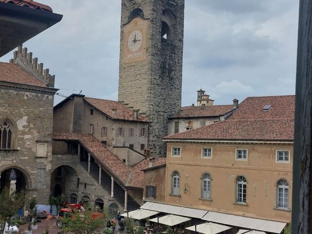 Appartamento in vendita di 100 m² in Via Gombito