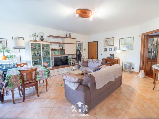 Appartamento in vendita di 100 m² in Via Gasperina, 127