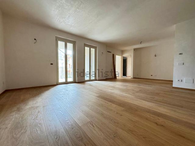 Appartamento in vendita di 100 m² in Via Giulio Monteverde, 22