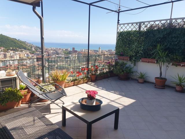 Appartamento in vendita di 100 m² in Via Giuseppe De Caro