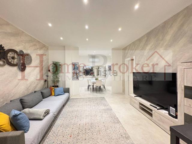 Appartamento in vendita di 100 m² in Via Giuseppe Saverio Mercadante, 8