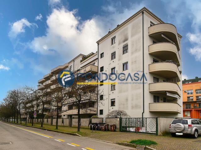 Appartamento in vendita di 100 m² in Via Giuseppe Saragat, 11