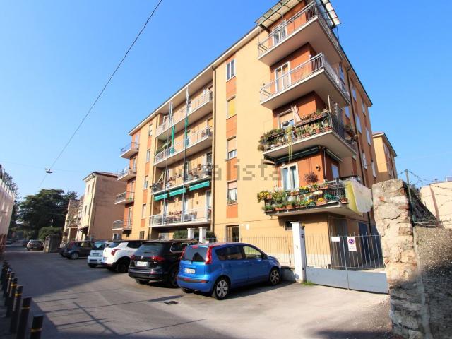 Appartamento in vendita di 100 m² in Via Giuseppe Zamboni