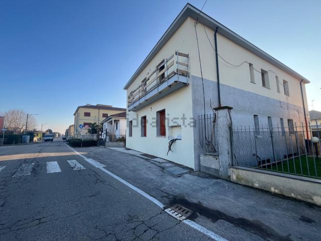 Appartamento in vendita di 100 m² in Via Giacomo Matteotti, 14