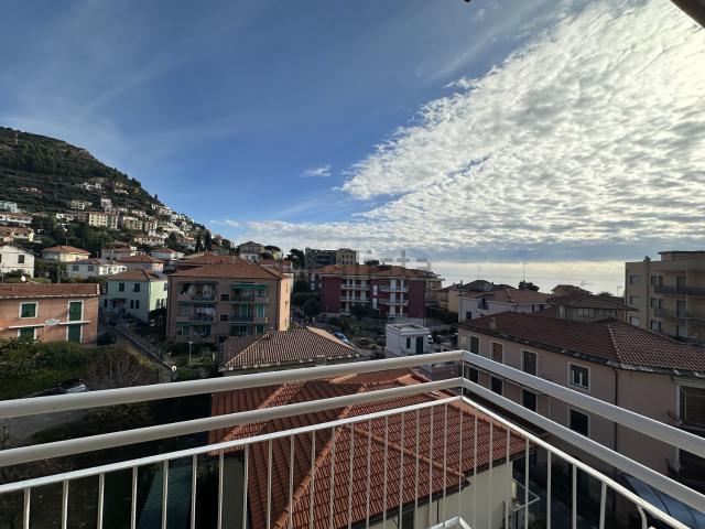 Appartamento in vendita di 100 m² in Via Giacomo Matteotti
