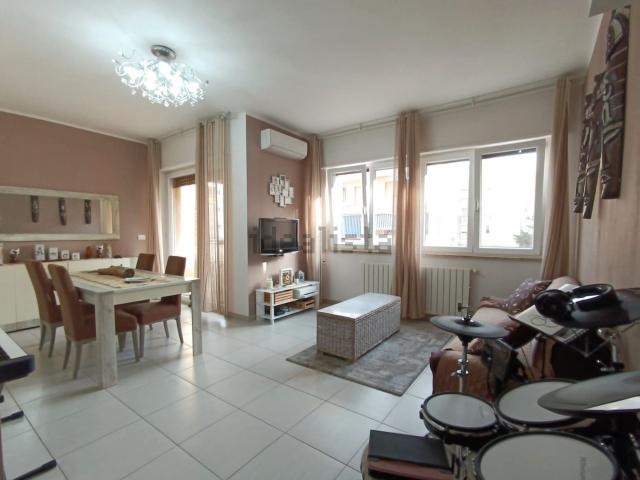 Appartamento in vendita di 100 m² in Via Gian Battista Vico, 53