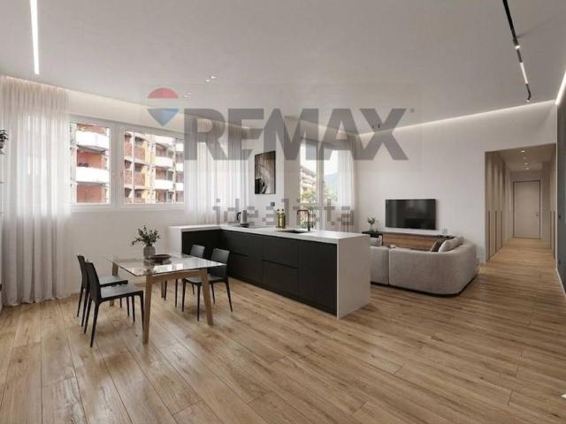 Appartamento in vendita di 100 m² in Via Gianforte Suardi