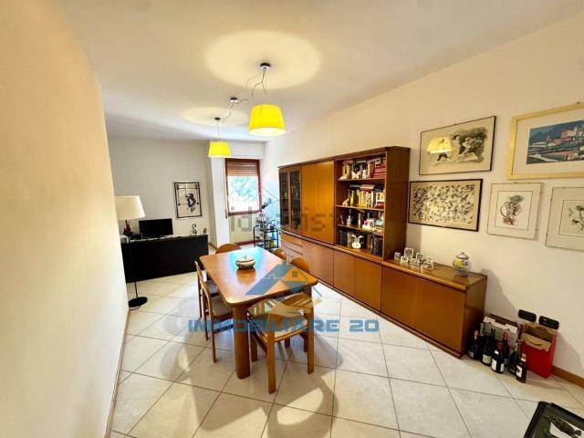 Appartamento in vendita di 100 m² in Via Giosuè Carducci, 48