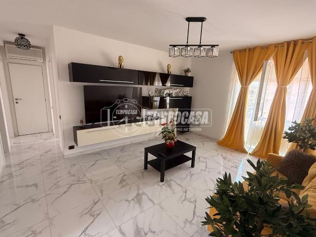Appartamento in vendita di 100 m² in Via Giosuè Carducci
