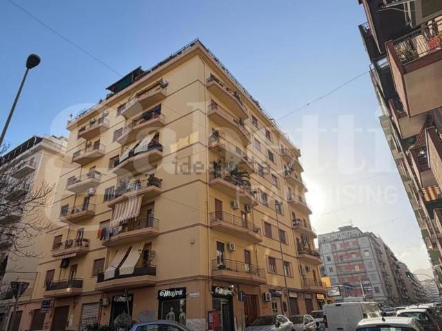 Appartamento in vendita di 100 m² in Via Giovanni Aurispa, 136