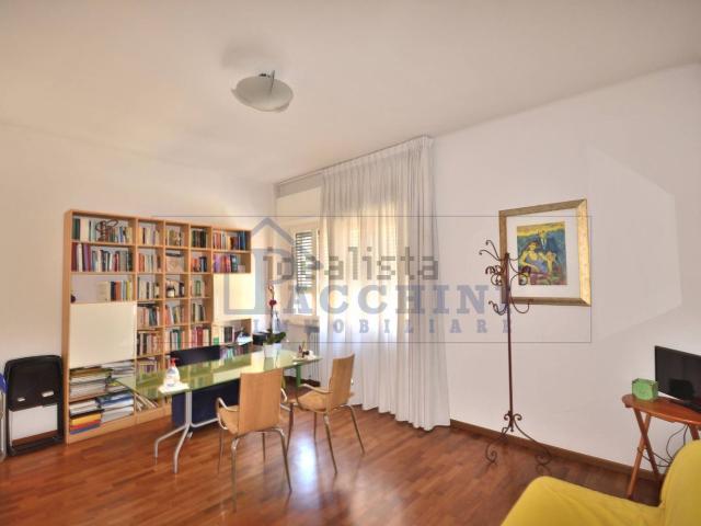 Appartamento in vendita di 100 m² in Via Giovanni Maria Lavagna
