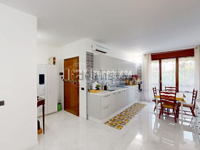 Appartamento in vendita di 100 m² in Via Giovanni Verga, 20