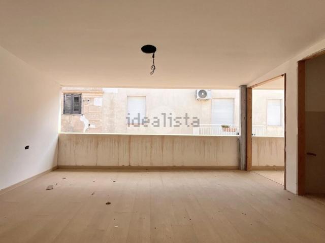 Appartamento in vendita di 100 m² in Via Girolamo Caruso, 32