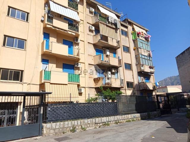 Appartamento in vendita di 100 m² in Via Gustavo Roccella, 68