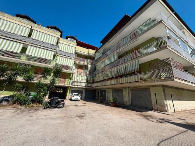 Appartamento in vendita di 100 m² in Via Domenico Morelli, 30