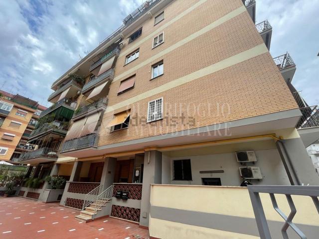 Appartamento in vendita di 100 m² in Via Domenico Panaroli, 41