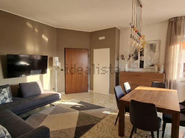 Appartamento in vendita di 100 m² in Via Domiziana, 317