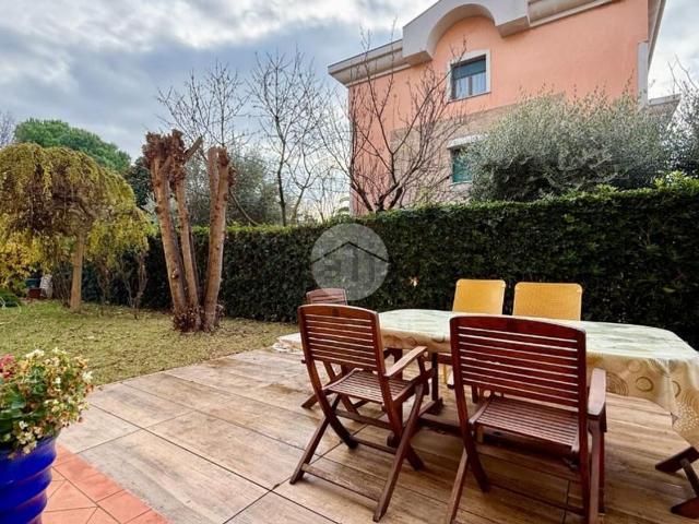 Appartamento in vendita di 100 m² in Via Don Lorenzo Milani, 16