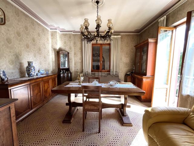 Appartamento in vendita di 100 m² in Via Dante Alighieri