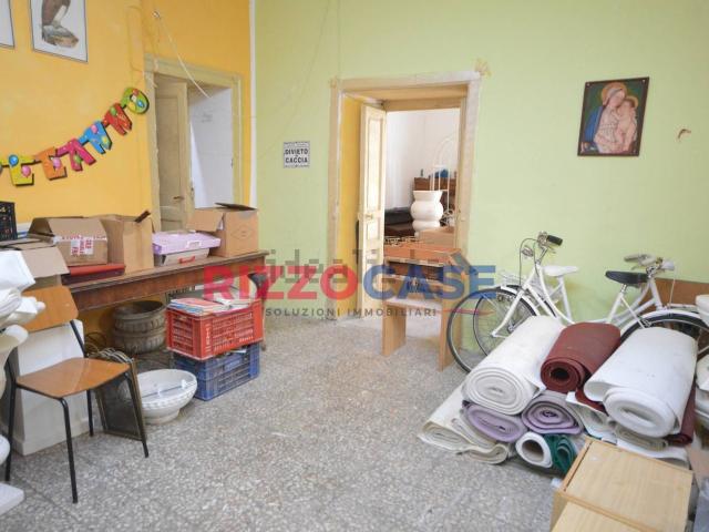 Appartamento in vendita di 100 m² in Via degli Alberghi, 9