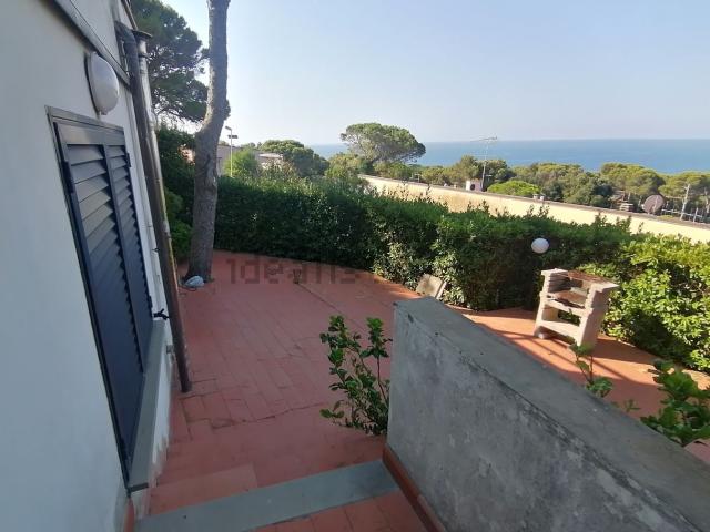 Appartamento in vendita di 100 m² in Via degli Oleastri
