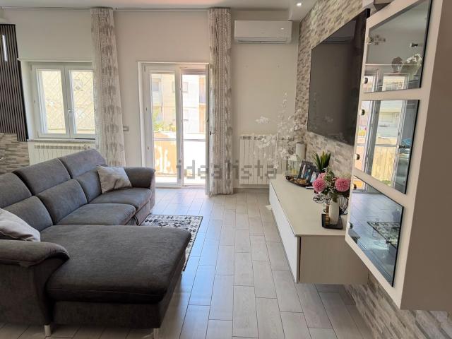 Appartamento in vendita di 100 m² in Via degli Spagnoli, 2