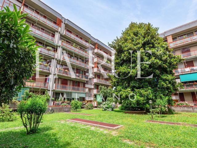 Appartamento in vendita di 100 m² in Via dei Ciclamini, 33