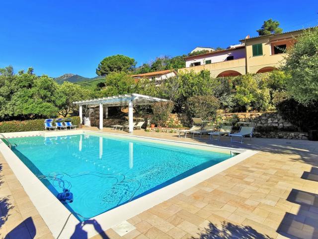 Appartamento in vendita di 100 m² in Via dei Forcioni