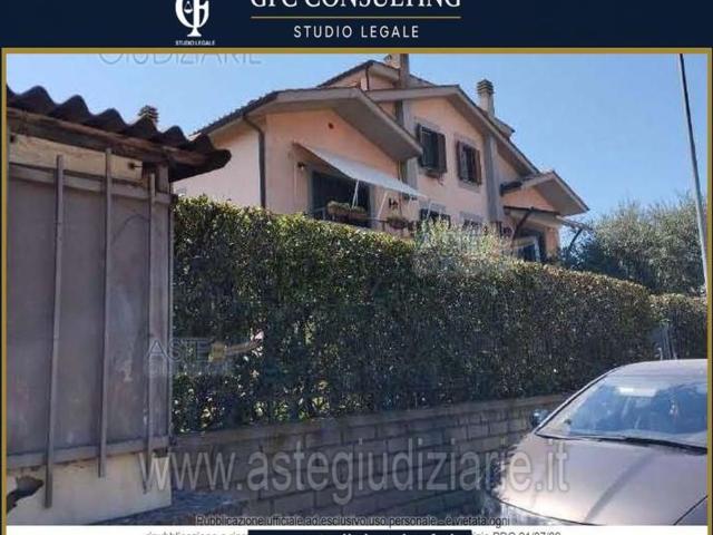 Appartamento in vendita di 100 m² in Via dei Partigiani, 1037