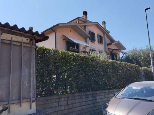 Appartamento in vendita di 100 m² in Via dei Partigiani
