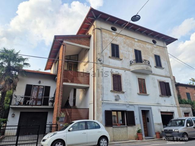 Appartamento in vendita di 100 m² in Via dei Partigiani, 57