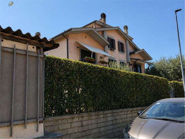 Appartamento in vendita di 100 m² in Via dei Partigiani