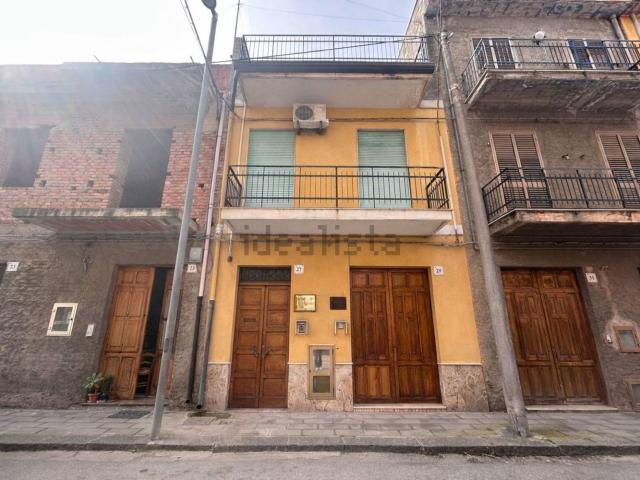 Appartamento in vendita di 100 m² in Via dei Vespri, 27
