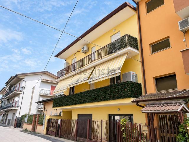 Appartamento in vendita di 100 m² in Via del Mughetto, 22