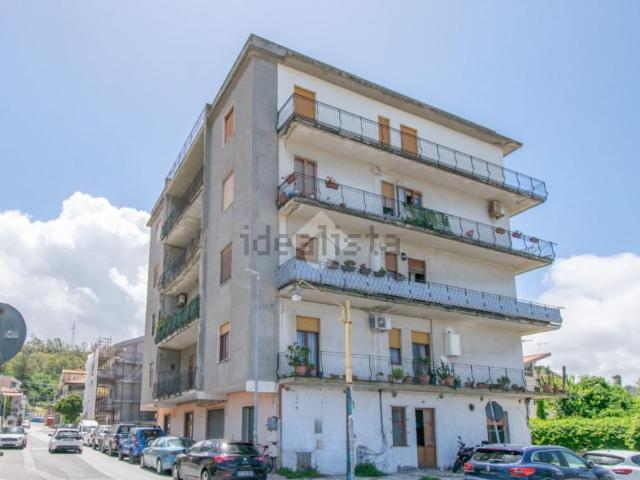 Appartamento in vendita di 100 m² in Via del Mare, 16