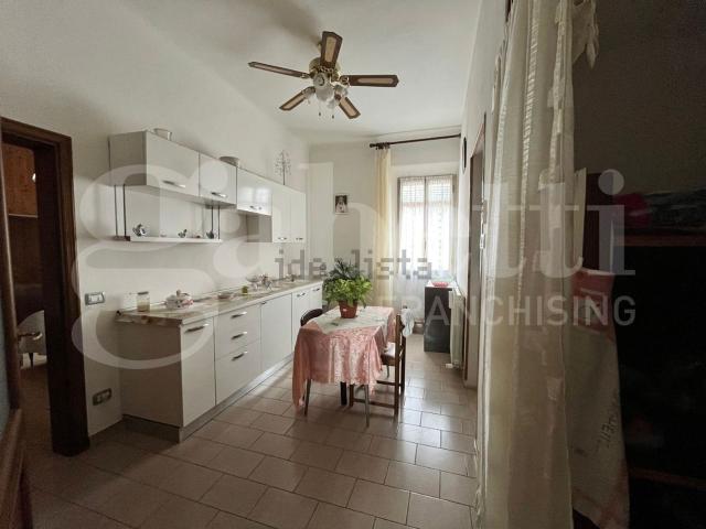 Appartamento in vendita di 100 m² in Via del Milliario