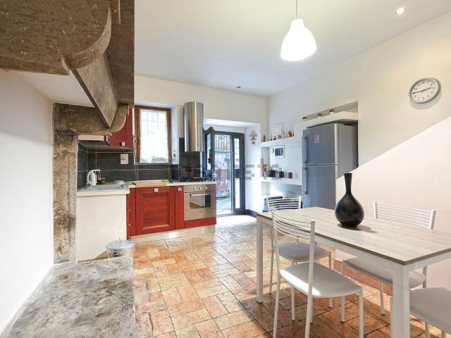 Appartamento in vendita di 100 m² in Via del Belvedere, 86