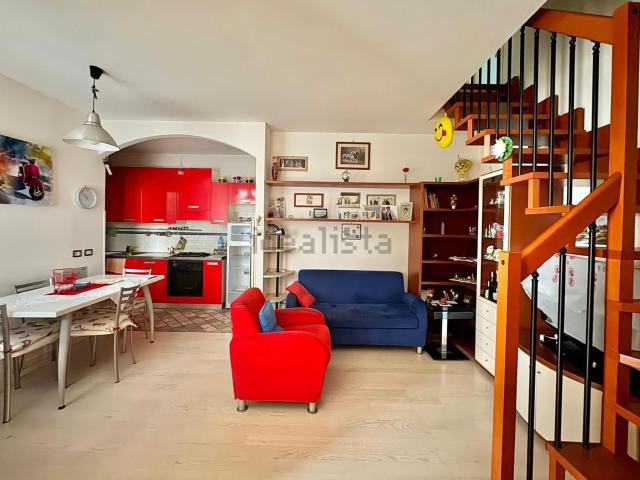 Appartamento in vendita di 100 m² in Via del Bosco, 6