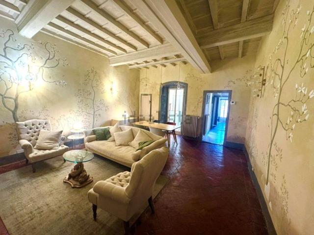 Appartamento in vendita di 100 m² in Via del Leone, 40