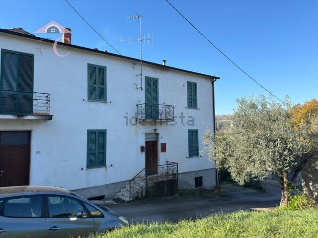 Appartamento in vendita di 100 m² in Via del pò nera montoro