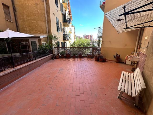 Appartamento in vendita di 100 m² in Via del Ponte all&apos Asse, 25