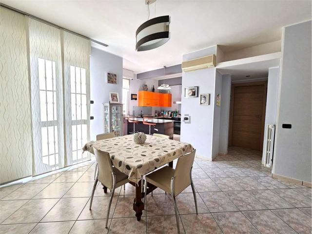 Appartamento in vendita di 100 m² in Via Dell&apos Olmo, 10